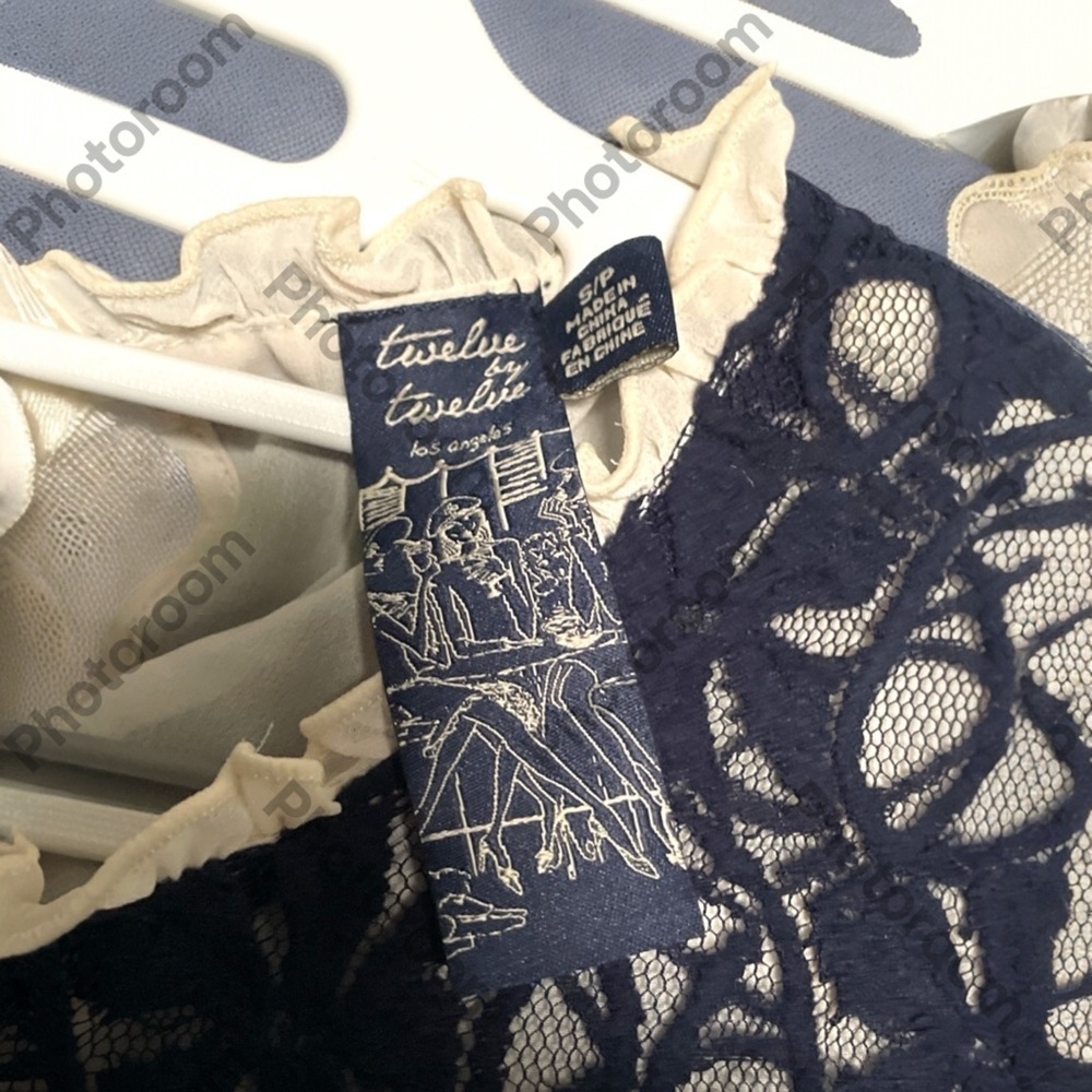 VTG Twelve by Twelve Navy Blue Lace Short-sleeved Mini Dress with Cream Accents. - Picture 2 of 9